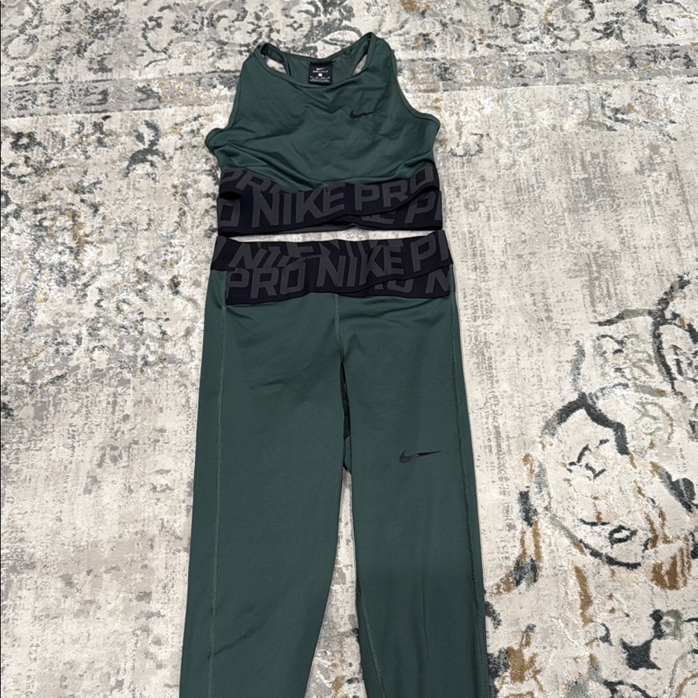 Nike Dark Green Workout Ensemble